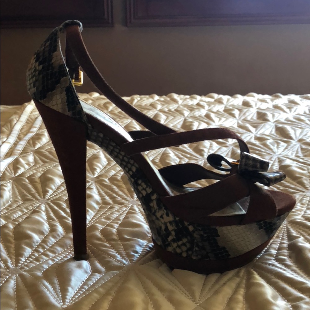 Snakeskin Sexy sky high Bakers stilletos. - Picture 4 of 6